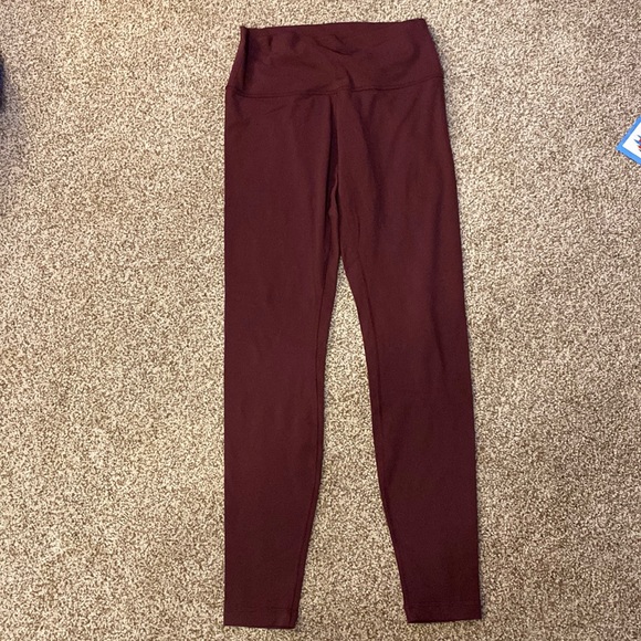 lululemon athletica Pants - Lululemon Wunder Under Leggings 28” Size 8